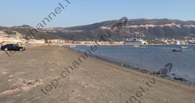 The sea also recedes in Vlora, leaving 10 meters from the shore