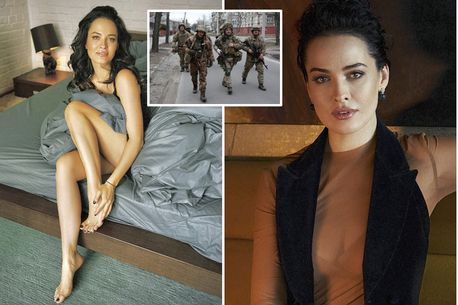 Ukrainian Playboy model sends message of support to troops on the war front (photos)