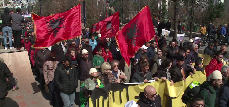 Oil protests / Paloka and Balla clash with statements