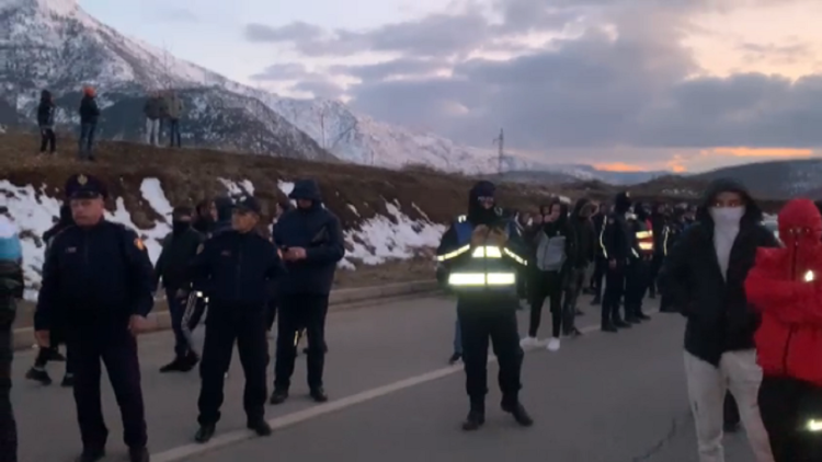 Kukësi, Korça and Bilishti protest / Farmers of Devoll and Lushnja also protest