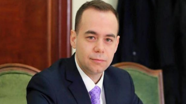Document / Alqi Bllako submits the request to leave the mandate