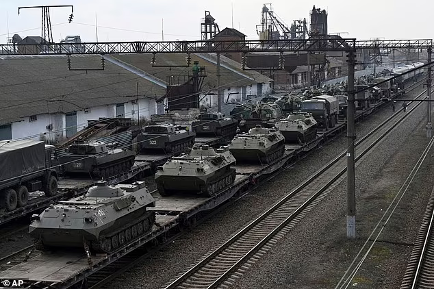 Spain helps Ukraine, will send its first shipment of offensive weapons