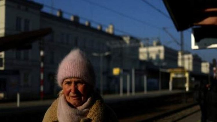 The war continues as the number of refugees heading to Poland falls