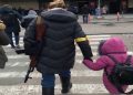 Dita e dhjetë e luftës në Ukrainë! Rusia nuk respekton armëpushimin. E hëna rikthen tryezën Rusi-Ukrainë