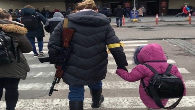 Dita e dhjetë e luftës në Ukrainë! Rusia nuk respekton armëpushimin. E hëna rikthen tryezën Rusi-Ukrainë