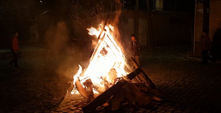 Fires that end the winter, the old pagan spring rites in Korça and Kukës