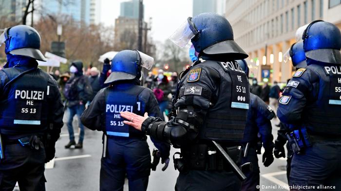Germany: Police destroy right-wing extremist group