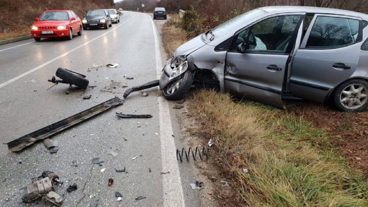 Accident in Gjirokastra / The vehicle goes off the road, the driver is injured
