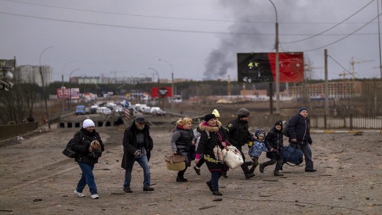 Russian forces turn back evacuation columns in Mariupol