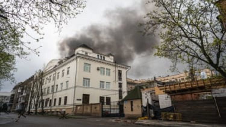 Russian attacks in Kharkiv / A charity center is hit, employees are injured