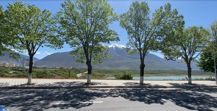 Benches in Kukës are stolen / Street lighting is also vandalized