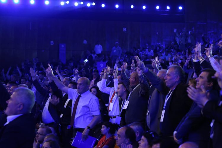 DP, big division / Abandoned by 35 deputies, the rift becomes official