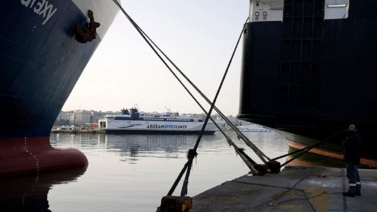 Greece is paralyzed! Employees, students and retirees on strike against rising prices