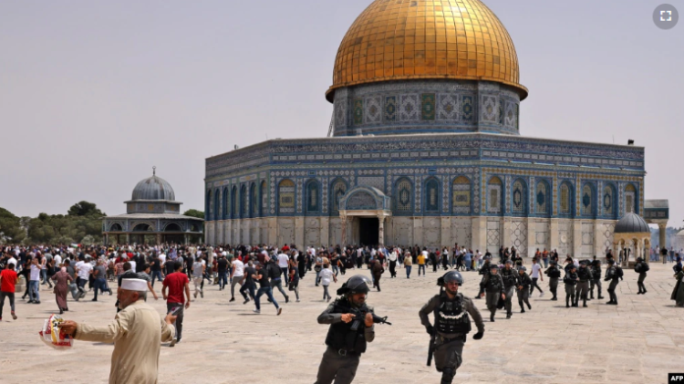 Erdogan warns Israel: Do not touch Al Aqsa, because… Clashes break out in the mosque!
