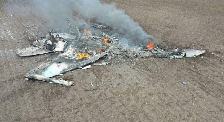 Ukrainians shoot down Russian fighter jet, tear it to pieces in the middle of Kharkiv