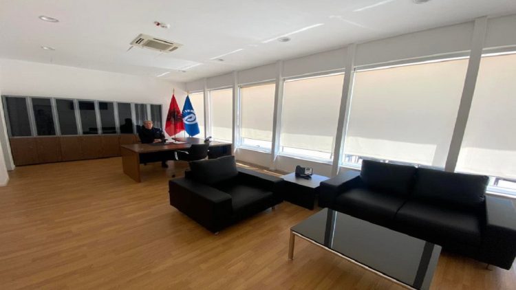 Bardhi irony with Berisha’s photo in office: Opposition with photo has terrified Edi Rama