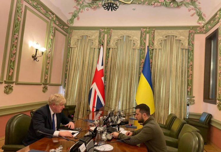 The British Prime Minister meets with President Zelensky in Kiev