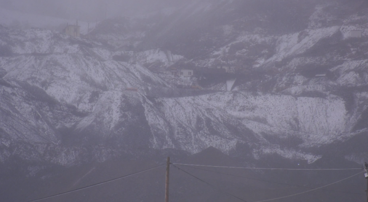 Snow in April! Bulqiza wears the “white coat” even in spring (Images)