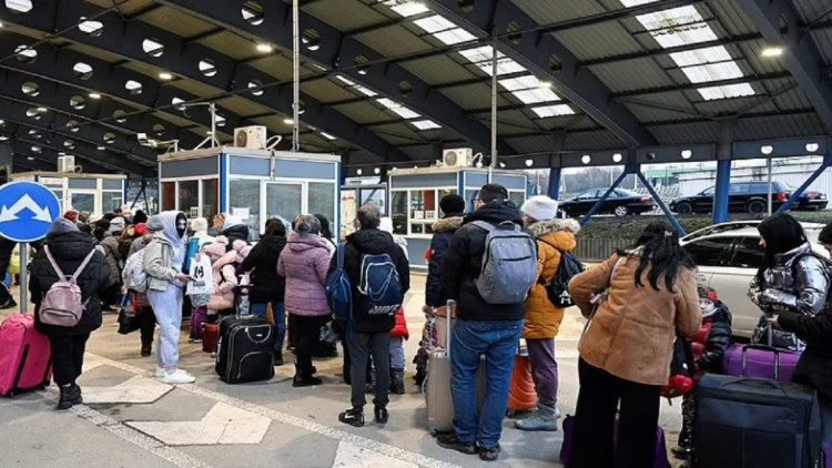 11 humanitarian corridors open today in Ukraine