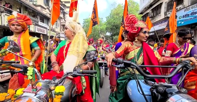Mumbai welcomes Hindu New Year with traditional songs, dances and costumes (photos)