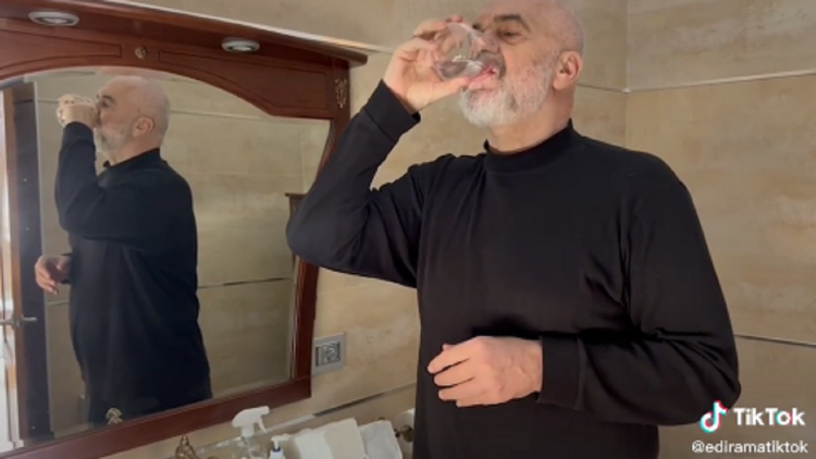 Rama ‘challenges’ Tabaku, consumes tap water and publishes the video