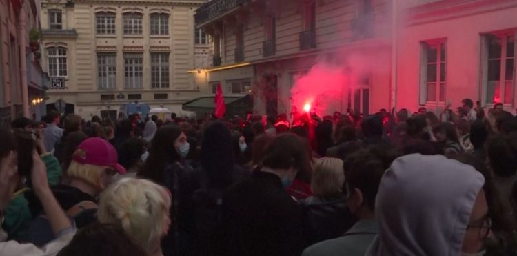 French students clash with police at Sorbonne University rejecting elections (photos)