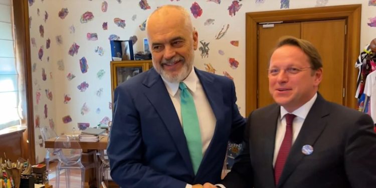 Negotiated? “Be patient”, Commissioner for Enlargement: No one is making fun of Albania