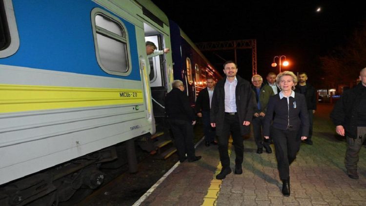 Ursula von der Leyen and Joseph Borrell leave for Kiev