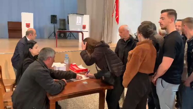 Bulqiza votes today for the leader of the Democratic Party, one of the candidates withdraws from the race