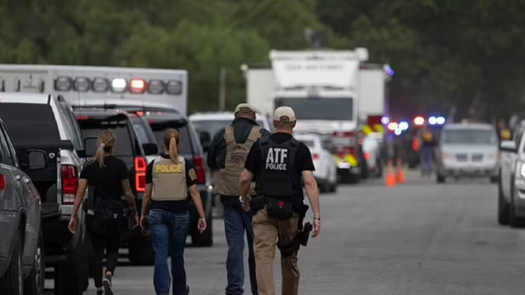 “I have a secret…” / How the author warned of the murder of 19 children in Texas