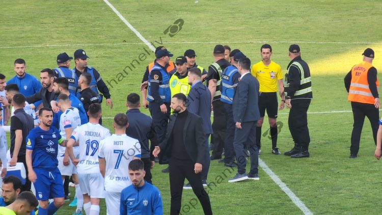 Tirana-Teuta match closes draw / Players oppose referee, ousted by security forces