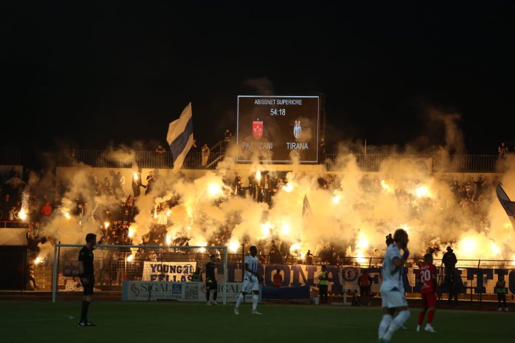 Partizani-Tirana match, two fans end up in handcuffs