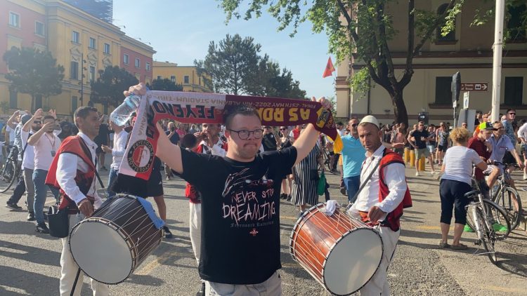 Albanian drums are added to the “Tulips” in Tirana, the atmosphere among Feyenoord fans is electrified