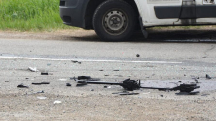 Drunk Driver / The vehicle goes off the road, injuring four passengers