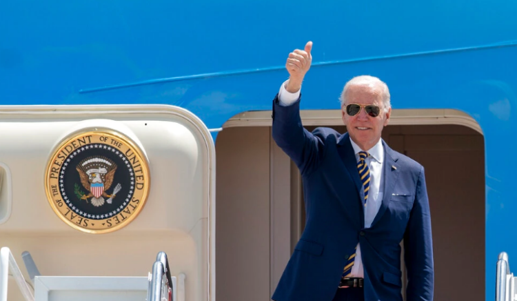 President Biden signs $ 40 billion bailout for Ukraine