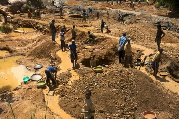 At least 100 killed among gold diggers at illegal construction sites in Chad (photos)