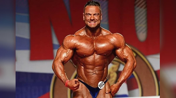 Bodybuilder dies suddenly at age 37, hours after competition (photos)