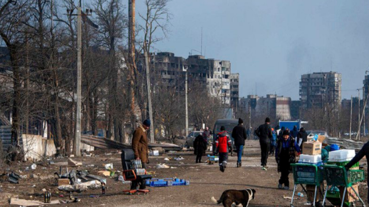 Work continues to evacuate civilians, UN and Red Cross head to Azovstal factory again