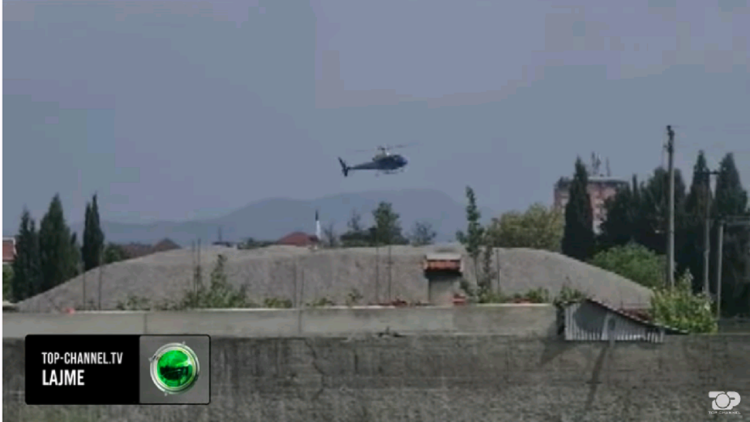 Bank robbery with guns / Robbers hijacked a vehicle!  Police are also searching from the air