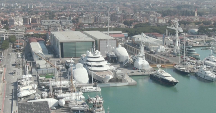 Italy seizes Putin’s superyacht: $ 700 million, “fleeing to international waters”!