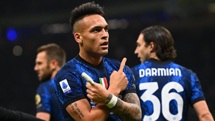 A striker and 50 million euros, Man. United make official offer for Lautaro