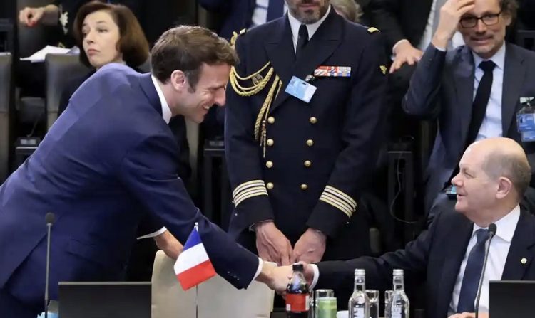 The Guardian: Macron wants to turn Europe into a global giant, but he can not do it alone