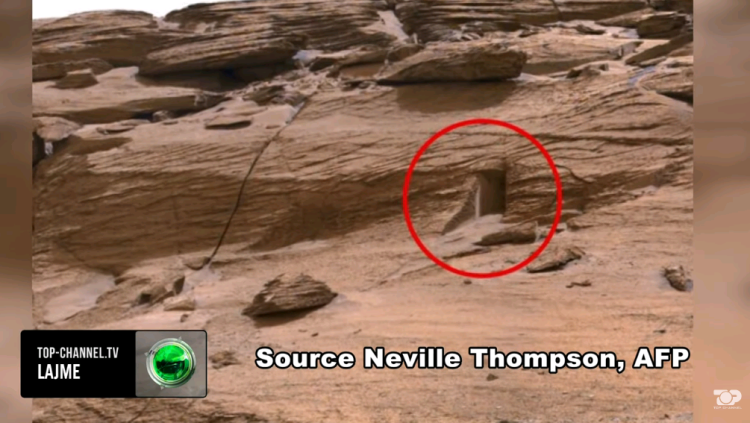 A gate to Mars?  Photo of the NASA rover that is driving the network crazy!