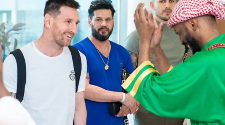 Messi discovers the Red Sea and signs the new agreement