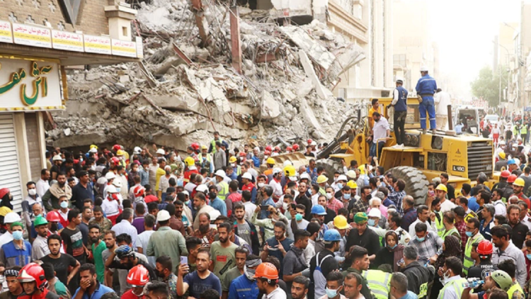 Building collapse leaves dozens dead / Intense protests continue in Iran