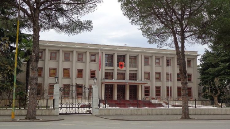 President remains anonymous / Today the first round of voting for the head of state