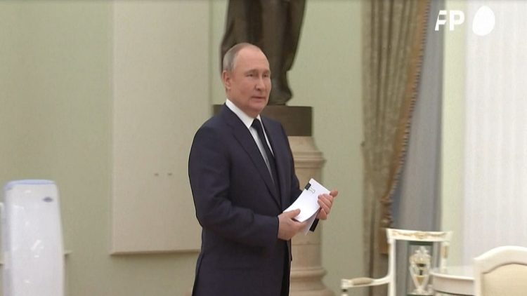 Putin’s saboteurs / secret services warn of retaliatory attacks in England