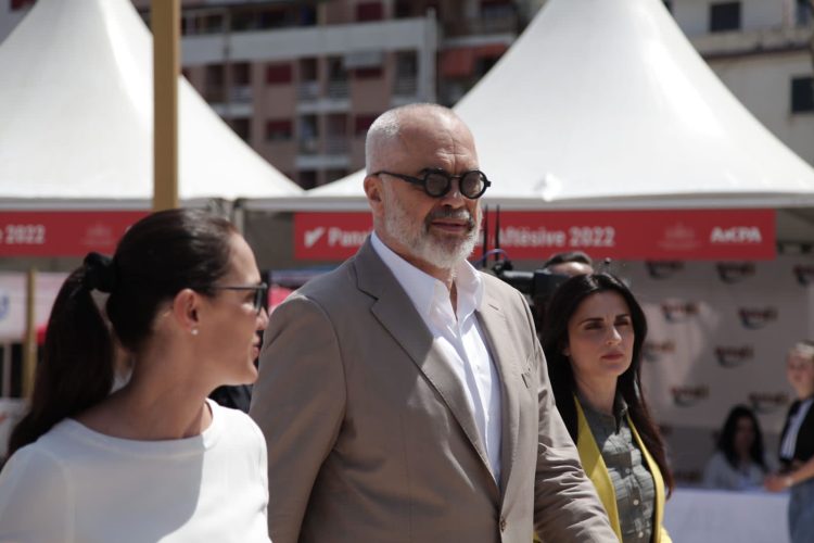 “There are jobs but no professionals” / Rama from the Job and Skills Fair in Durrës: 1500 vacancies