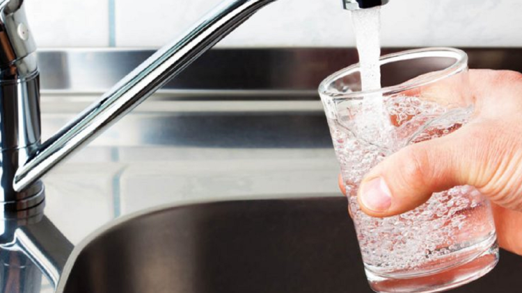 How to clean water from chlorine with natural methods