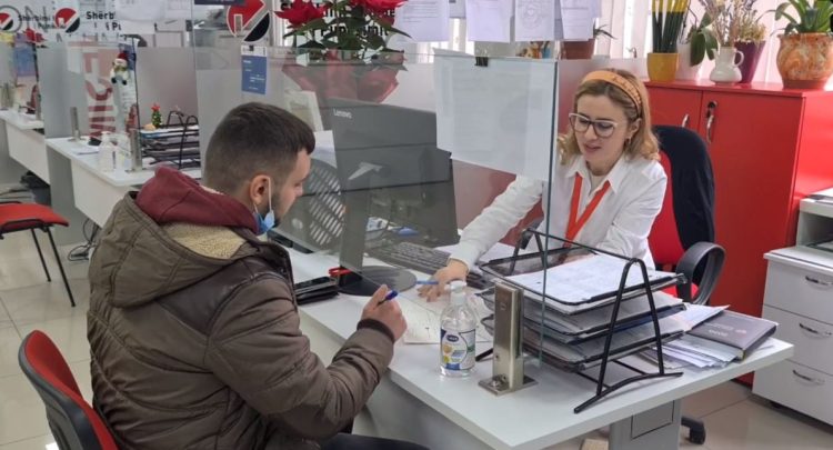 Albanian Emigration, VOA: Driven by Lack of Contracts, Low Wages and Political Dynamics